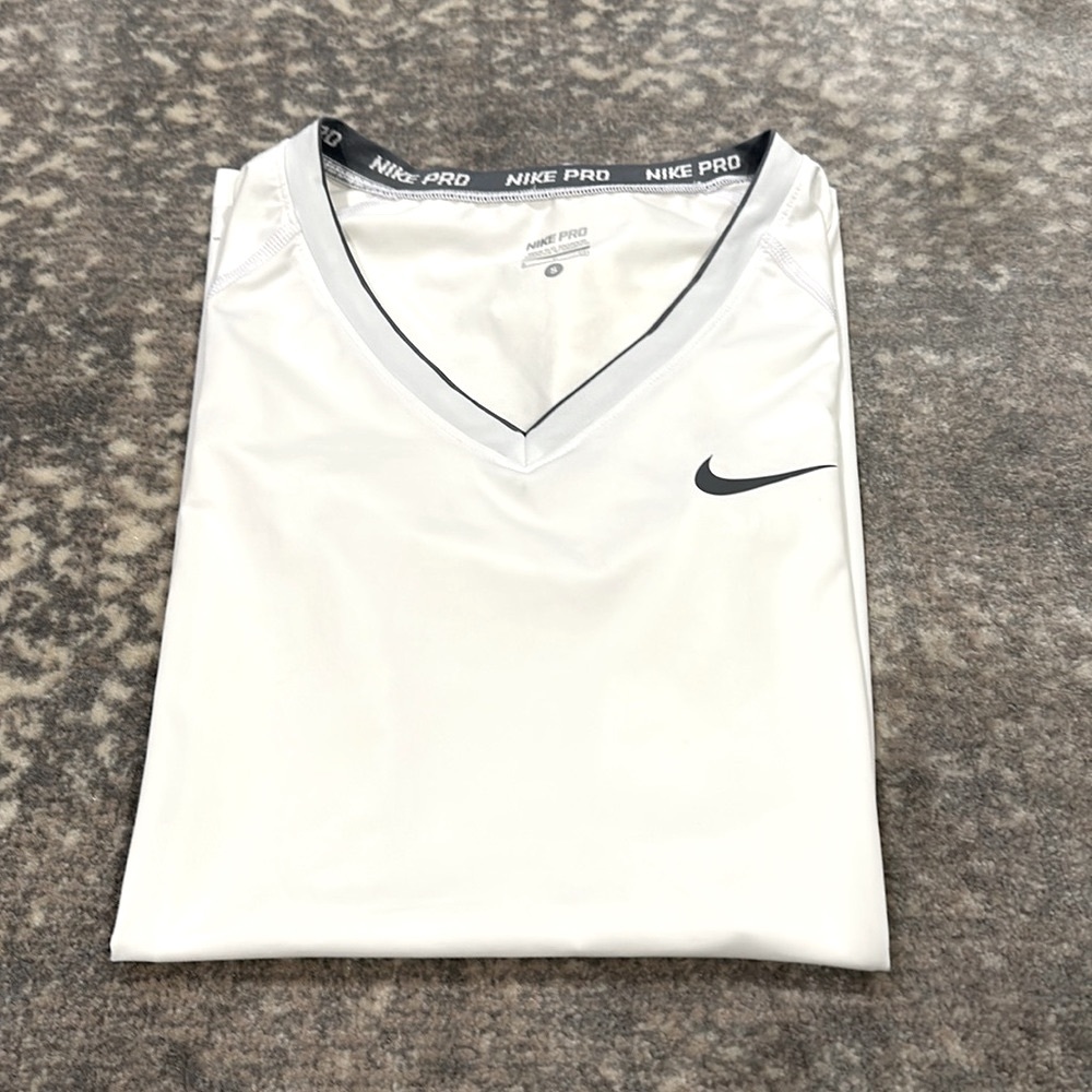 NIKE PRO DRI FIT 2 TONE TOP WHITE AND GRAY